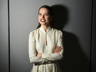 Daisy Ridley / daisyridley nude photo #0078
