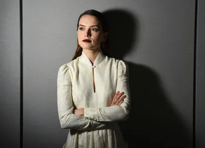 Daisy Ridley / daisyridley nude photo #0079