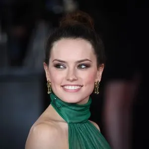 Daisy Ridley / daisyridley nude photo #0147