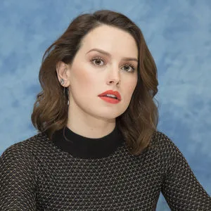 Daisy Ridley / daisyridley nude photo #0176