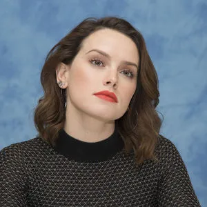 Daisy Ridley / daisyridley nude photo #0177