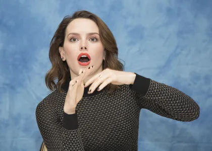 Daisy Ridley / daisyridley nude photo #0185