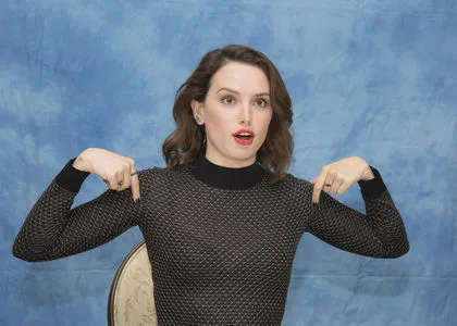 Daisy Ridley / daisyridley nude photo #0193