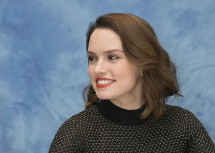 Daisy Ridley / daisyridley nude photo #0196