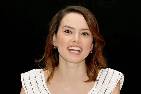 Daisy Ridley / daisyridley nude photo #0200