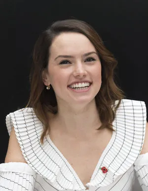 Daisy Ridley / daisyridley nude photo #0214