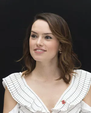 Daisy Ridley / daisyridley nude photo #0216