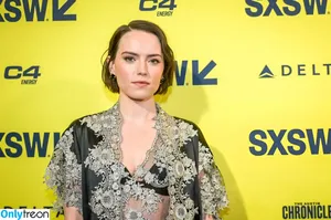 Daisy Ridley / daisyridley nude photo #0369