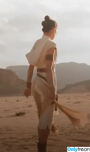 Daisy Ridley / daisyridley nude photo #0424