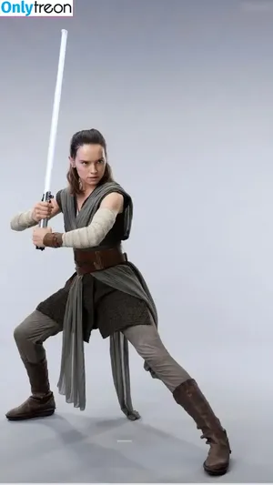 Daisy Ridley / daisyridley nude photo #0511