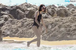 Daisy Ridley / daisyridley nude photo #0531