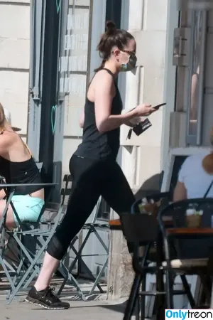 Daisy Ridley / daisyridley nude photo #0538