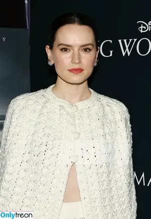Daisy Ridley / daisyridley nude photo #0557