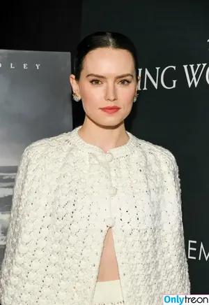Daisy Ridley / daisyridley nude photo #0558