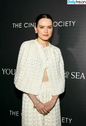 Daisy Ridley / daisyridley nude photo #0562