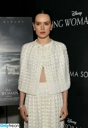 Daisy Ridley / daisyridley nude photo #0564