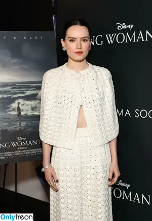 Daisy Ridley / daisyridley nude photo #0566