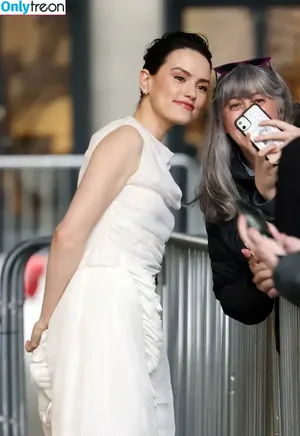 Daisy Ridley / daisyridley nude photo #0582