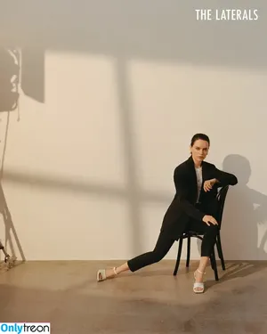 Daisy Ridley / daisyridley nude photo #0599