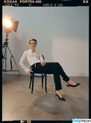 Daisy Ridley / daisyridley nude photo #0619