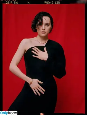 Daisy Ridley / daisyridley nude photo #0643