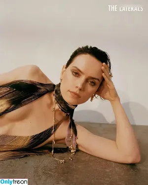Daisy Ridley / daisyridley nude photo #0645