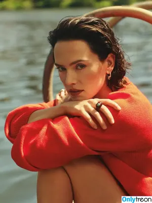 Daisy Ridley / daisyridley nude photo #0663