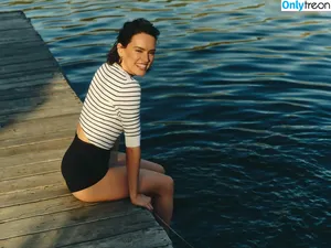 Daisy Ridley / daisyridley nude photo #0664