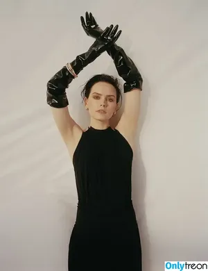 Daisy Ridley / daisyridley nude photo #0672