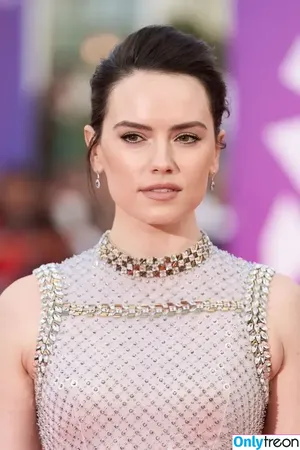 Daisy Ridley / daisyridley nude photo #0719