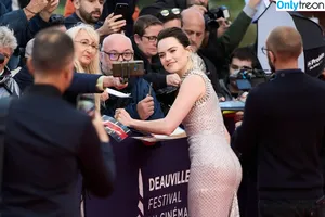 Daisy Ridley / daisyridley nude photo #0725