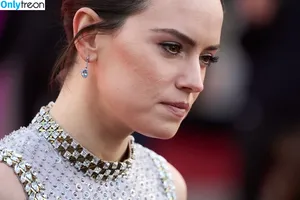 Daisy Ridley / daisyridley nude photo #0728