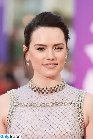 Daisy Ridley / daisyridley nude photo #0729
