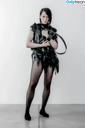 Daisy Ridley / daisyridley nude photo #0744