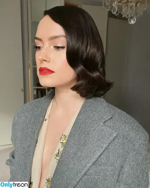 Daisy Ridley / daisyridley nude photo #0762