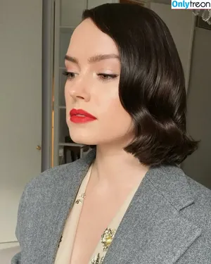 Daisy Ridley / daisyridley nude photo #0764