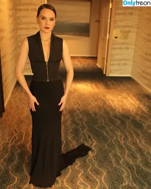 Daisy Ridley / daisyridley nude photo #0770