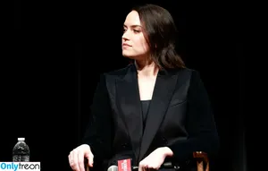 Daisy Ridley / daisyridley nude photo #0775