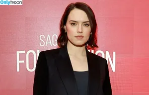 Daisy Ridley / daisyridley nude photo #0780