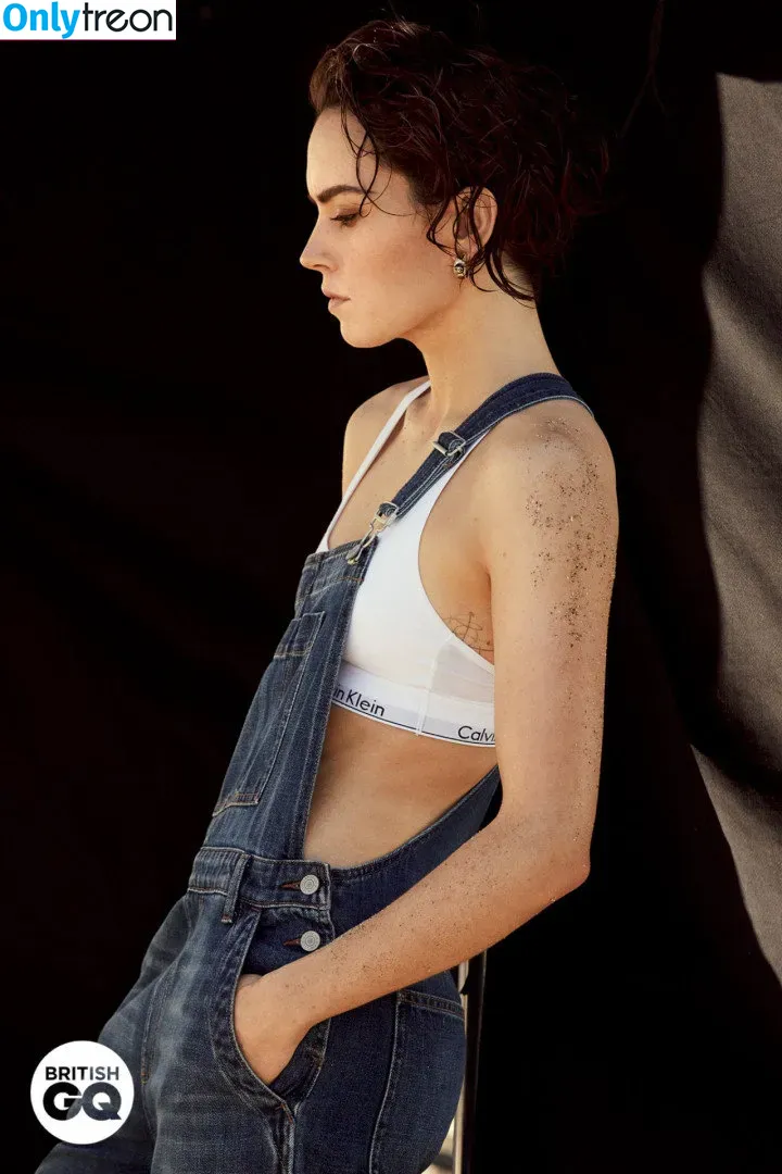Daisy Ridley nude photo #0003 (daisyridley)
