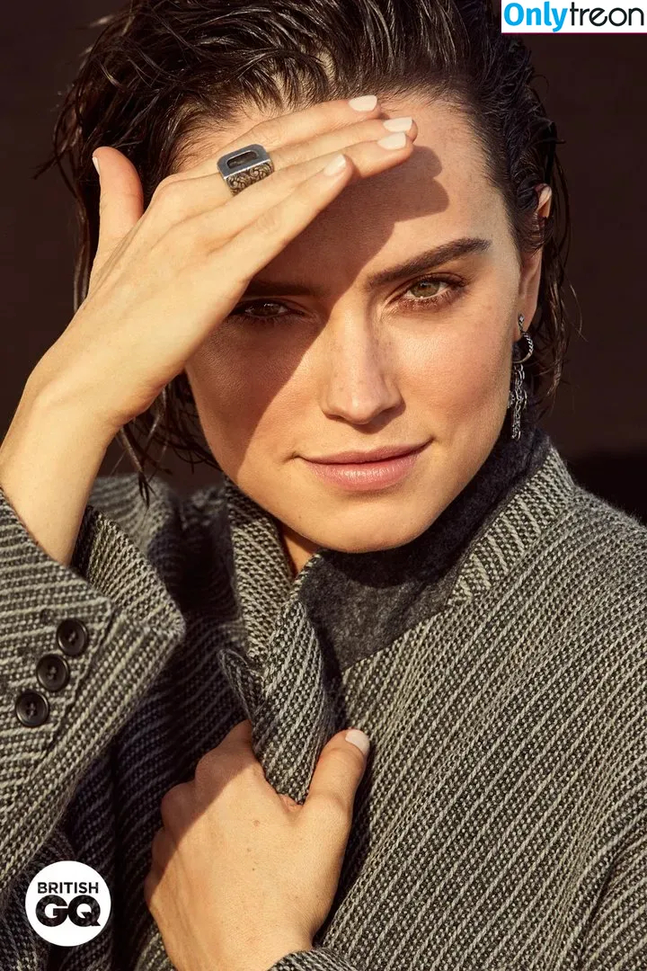 Daisy Ridley nude photo #0039 (daisyridley)