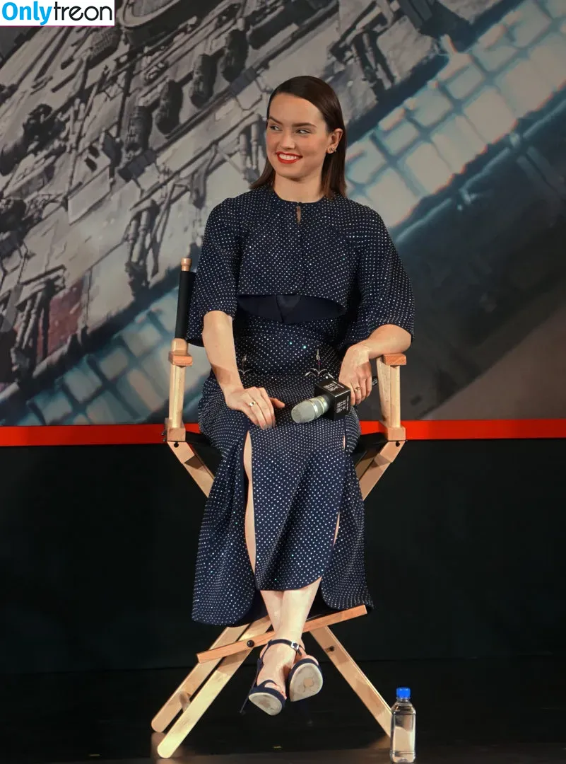 Daisy Ridley nude photo #0061 (daisyridley)