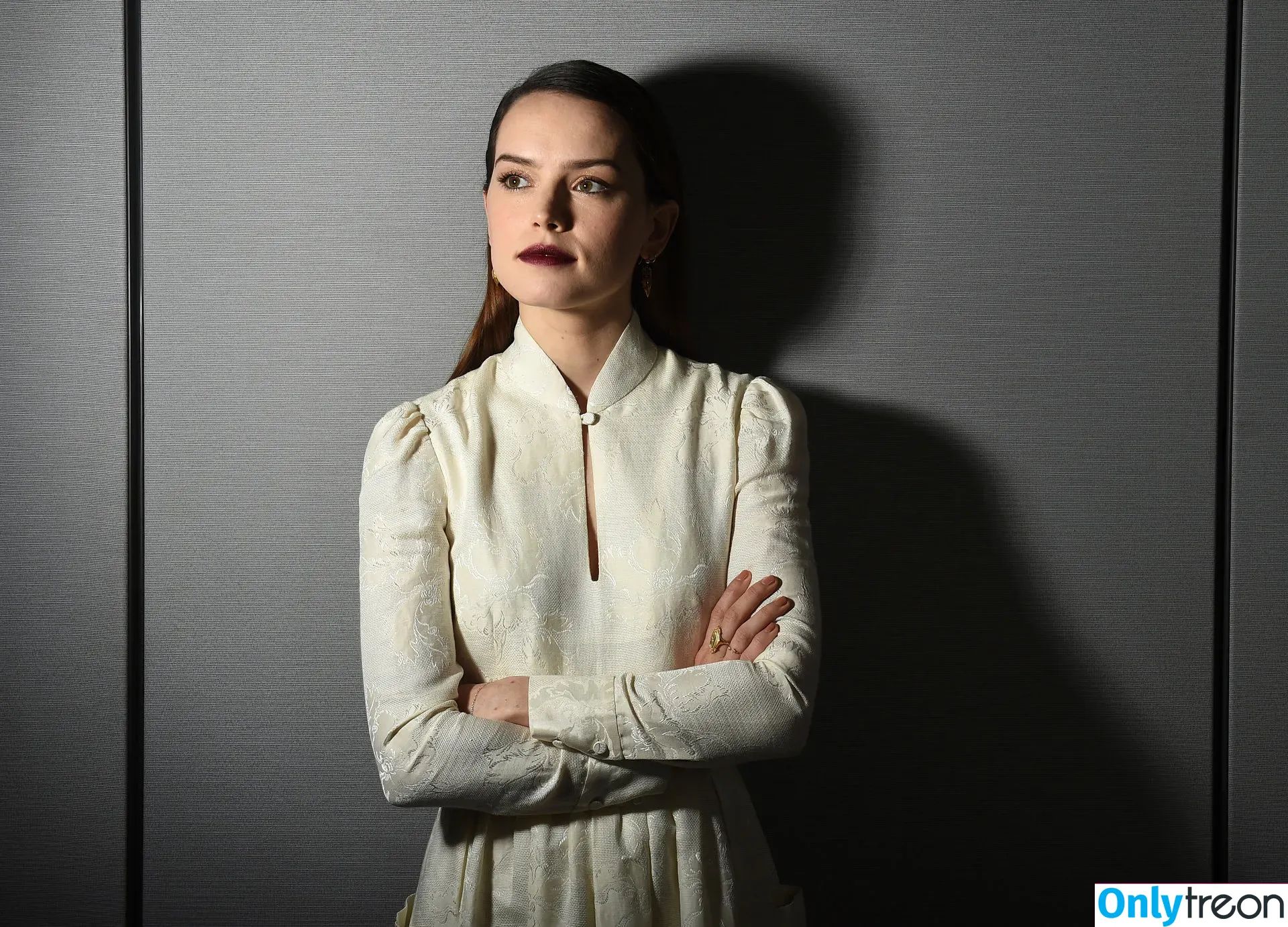 Daisy Ridley nude photo #0079 (daisyridley)