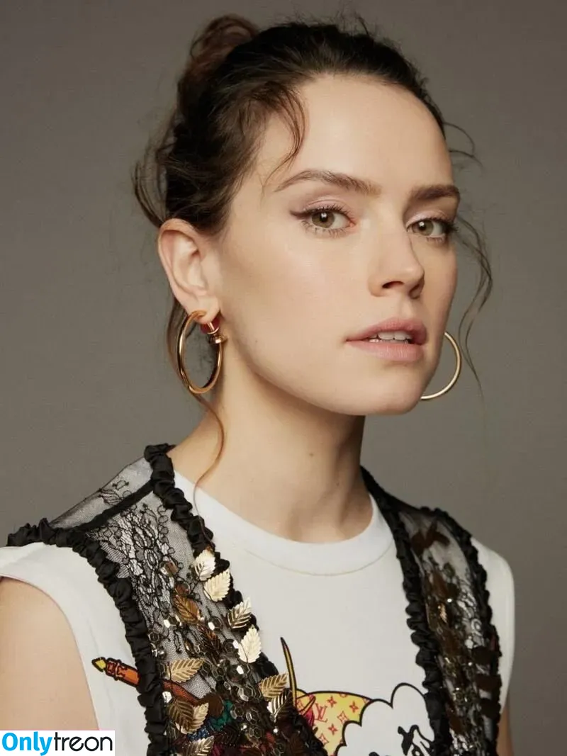 Daisy Ridley nude photo #0081 (daisyridley)