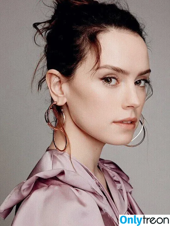 Daisy Ridley nude photo #0084 (daisyridley)