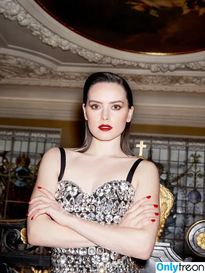 Daisy Ridley nude photo #0090 (daisyridley)