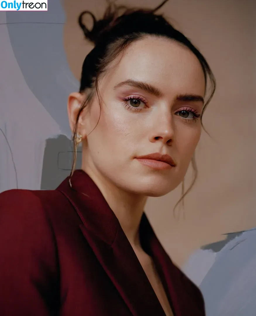 Daisy Ridley nude photo #0099 (daisyridley)