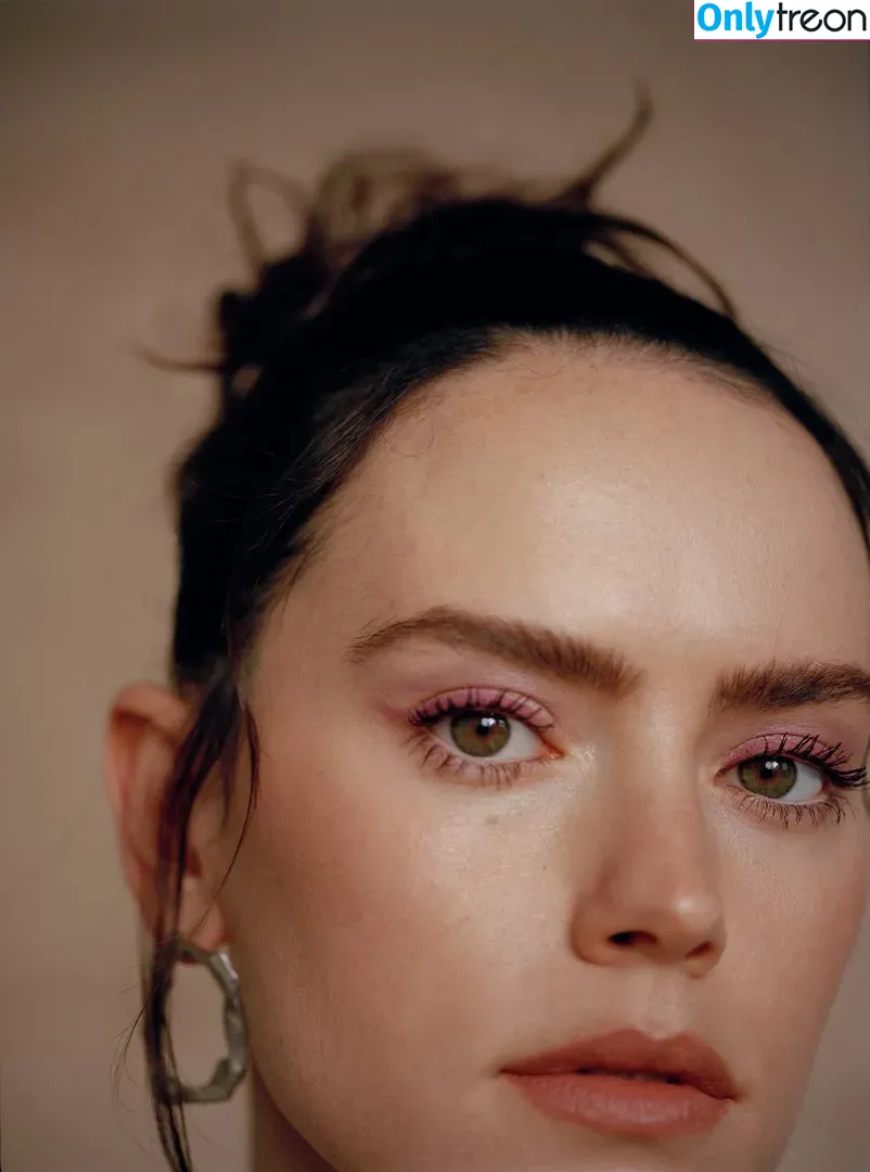 Daisy Ridley nude photo #0101 (daisyridley)
