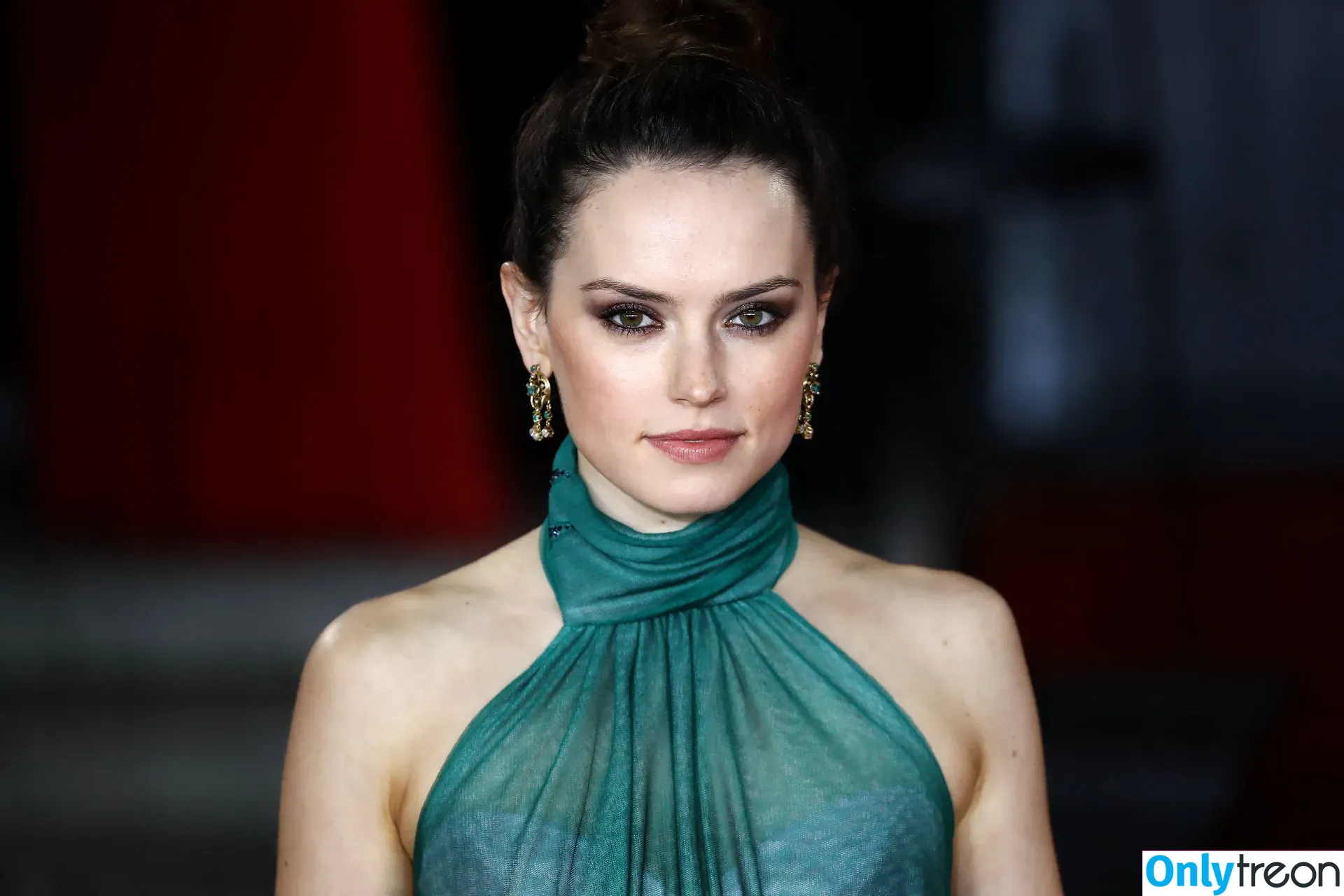 Daisy Ridley nude photo #0136 (daisyridley)