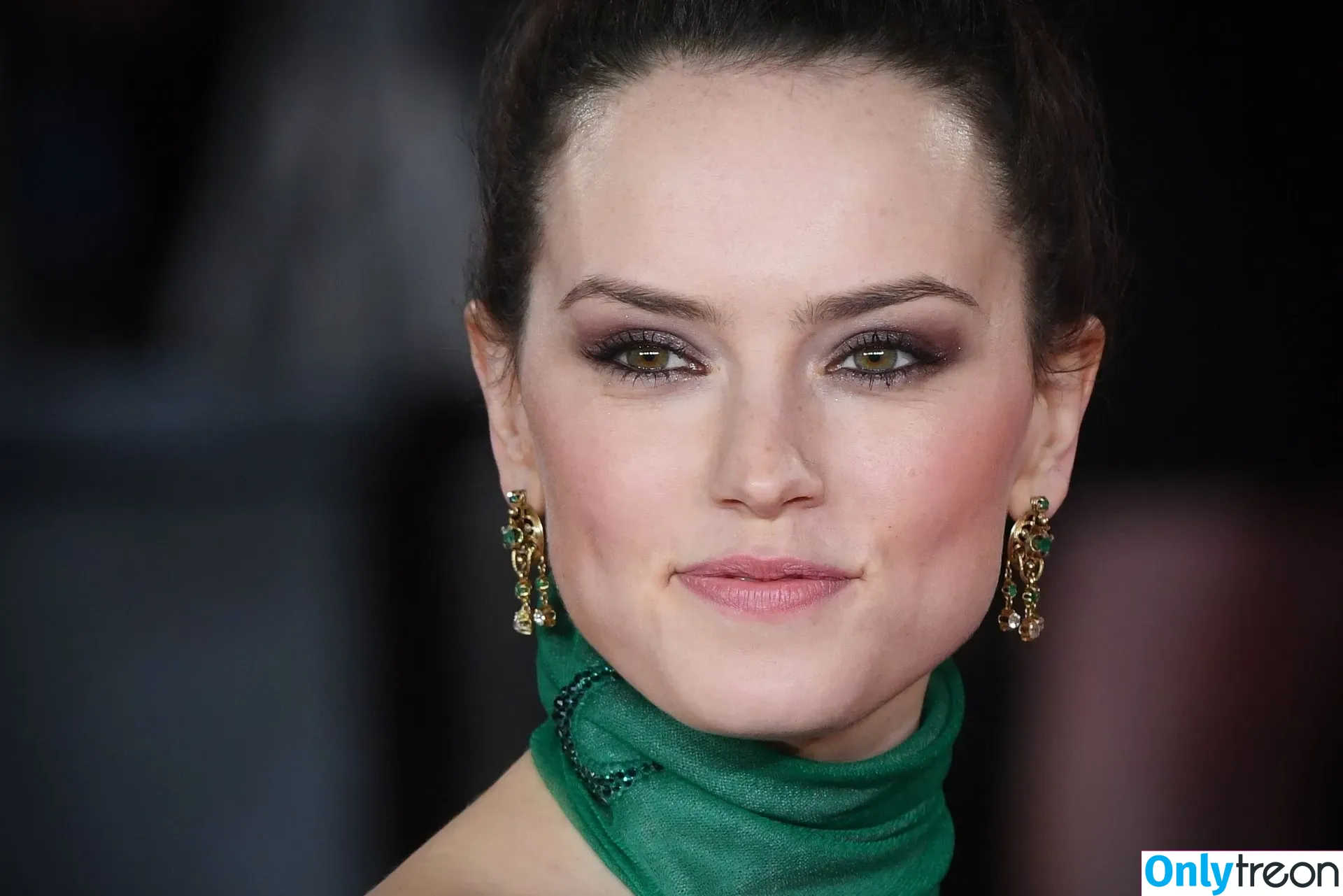 Daisy Ridley nude photo #0148 (daisyridley)